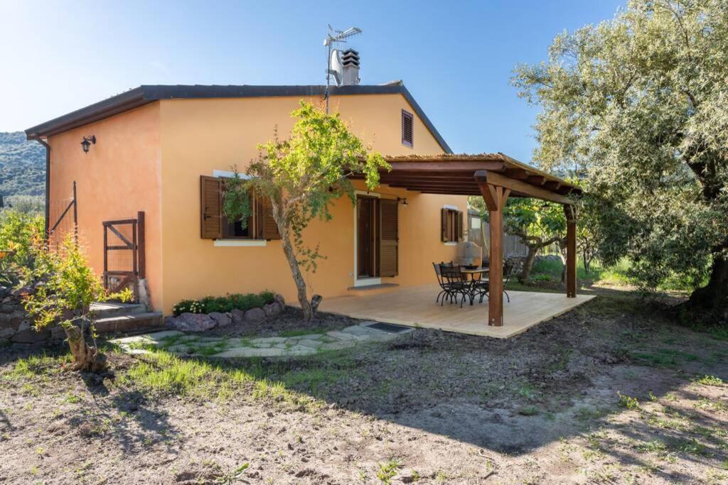 A Charming Country Cottage + Bikes And Kayaks Боза Екстер'єр фото