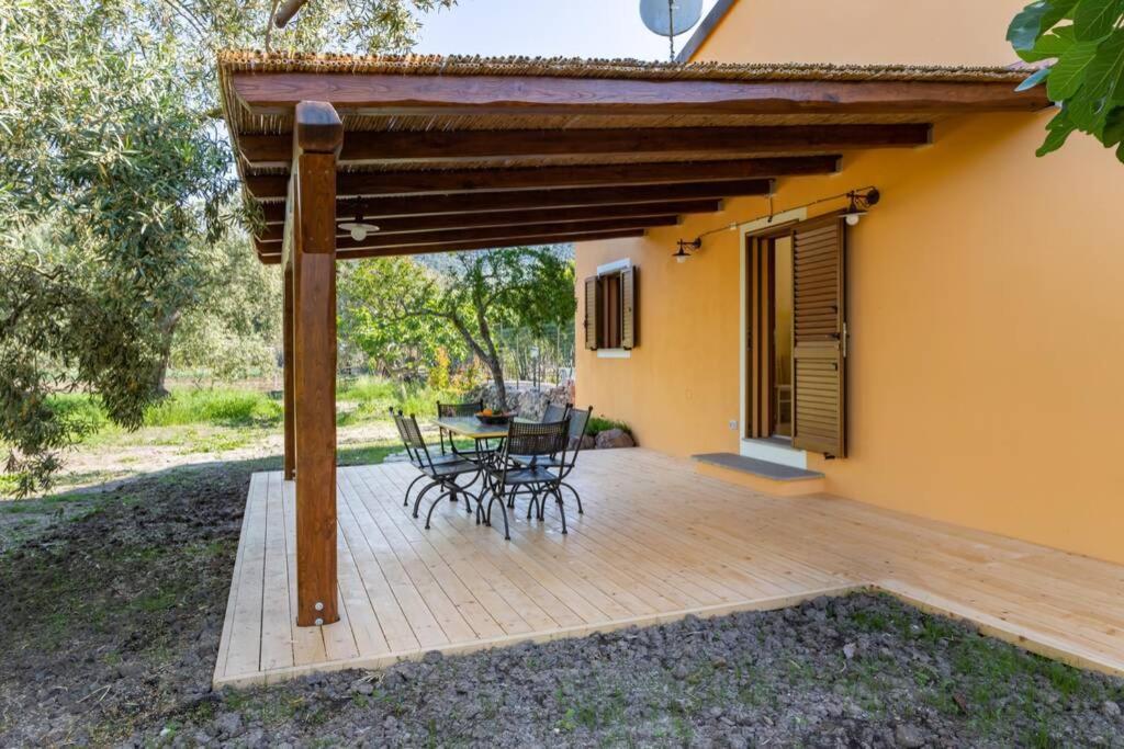 A Charming Country Cottage + Bikes And Kayaks Боза Екстер'єр фото