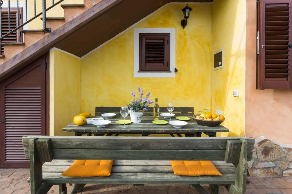 A Charming Country Cottage + Bikes And Kayaks Боза Екстер'єр фото